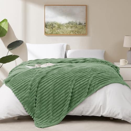 WAVVE Kuscheldecke Flauschig für Zimmer Deko, Sofadecke weicher Fleecedeckenausschnitt, Wohnraum Accessoire 130x150cm Gr