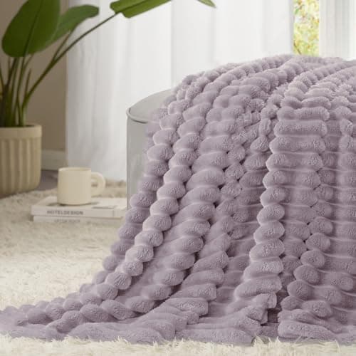 WAVVE Kuscheldecke Flauschig für Zimmer Deko, Sofadecke weicher Fleecedeckenausschnitt, Wohnraum Accessoire 130x150cm Gr