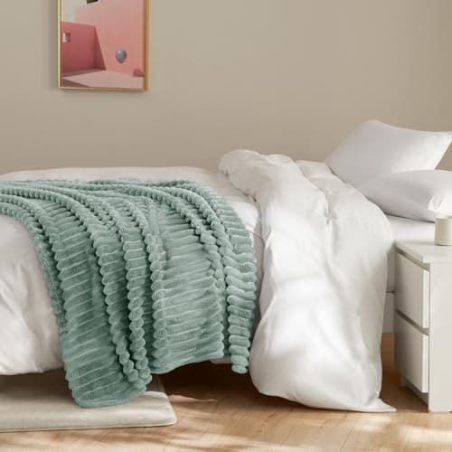 WAVVE Kuscheldecke Flauschig für Zimmer Deko, Sofadecke weicher Fleecedeckenausschnitt, Wohnraum Accessoire 130x150cm Gr