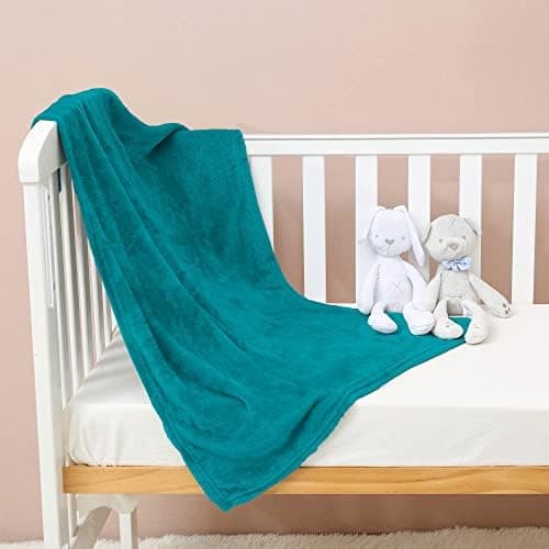 FARFALLAROSSA Oeko-TEX Flauschig Kuscheldecke 130x160 cm - Super Weiche Fleecedecke als Sofaüberwurf - Wohndecke Gelb OE