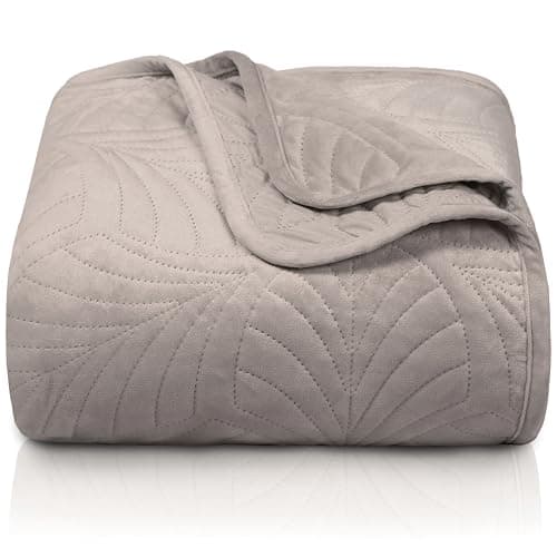 Gräfenstayn Premium Tagesdecke Anthrazit - weich, knitterfrei & pflegeleicht - Nahtlose Steppung & Blatt-Design - Bett &