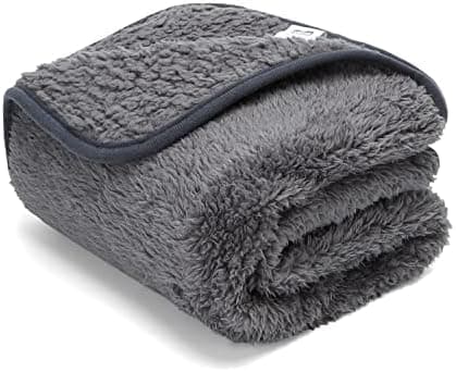 Nobleza Weiche Fleecedecke für Hund und Katze, Waschbar, Warm und Komfortabel - Grau 100x80cm  
Nobleza Waschbare Hunded