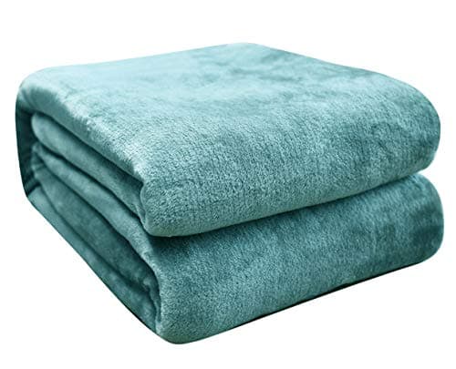 FARFALLAROSSA Oeko-TEX Flauschig Kuscheldecke 130x160 cm - Super Weiche Fleecedecke als Sofaüberwurf - Wohndecke Gelb OE