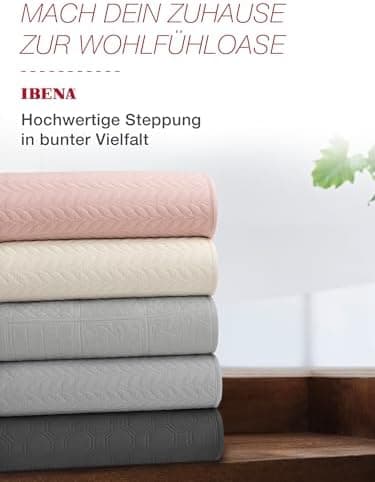 Ibena Nancy Tagesdecke 220x250 cm - Leichte Rosa Decke mit Zopfmuster für Luxuschlaf