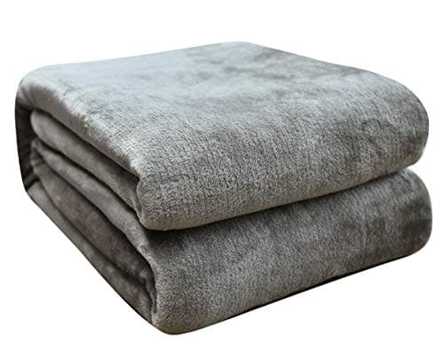 FARFALLAROSSA Oeko-TEX Flauschig Kuscheldecke 130x160 cm - Super Weiche Fleecedecke als Sofaüberwurf - Wohndecke Gelb OE