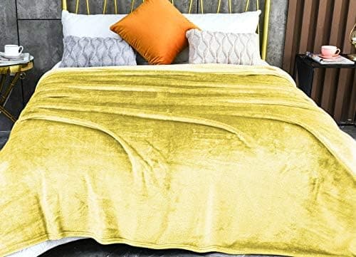 FARFALLAROSSA Oeko-TEX Flauschig Kuscheldecke 130x160 cm - Super Weiche Fleecedecke als Sofaüberwurf - Wohndecke Gelb OE