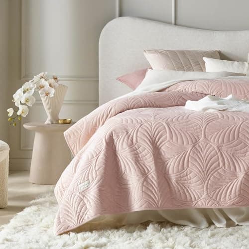 ROOM99 Elegante Tagesdecke Puderrosa, ideal für Bett und Sofa - Vielseitige Steppdecke 170 x 210 cm, OEKO-TEX STANDARDS