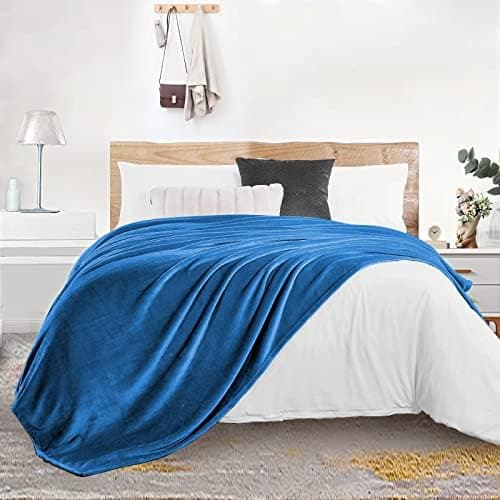 FARFALLAROSSA Oeko-TEX Flauschig Kuscheldecke 130x160 cm - Super Weiche Fleecedecke als Sofaüberwurf - Wohndecke Gelb OE