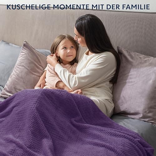 Dreamzie - Flauschig Fleecedecke 100% Polyester - Weicher Haptik - Lila - Kuscheldeko für Sofa und Bett - Großformat 130