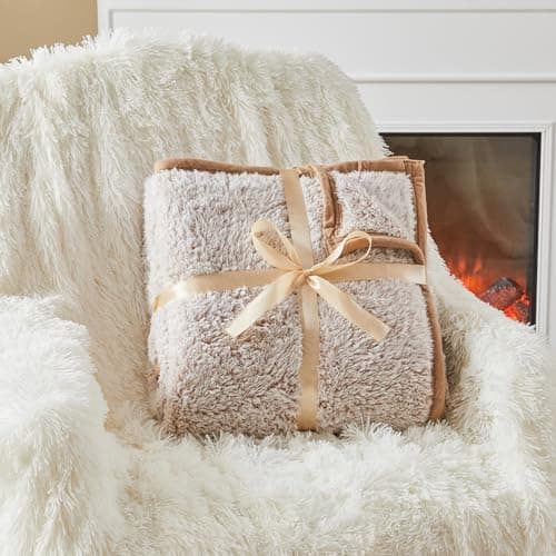 EMME Flauschige Sherpa Kuscheldecke Oeko-Tex 150x200 cm, perfekt für Winterspazieren und Relaxen - doppelseitig weich, l