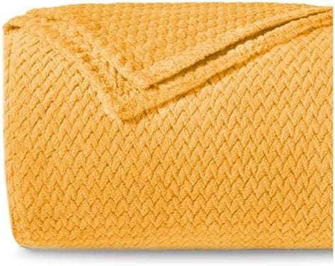 Dreamzie - Flauschig Fleecedecke 100% Polyester - Weicher Haptik - Lila - Kuscheldeko für Sofa und Bett - Großformat 130