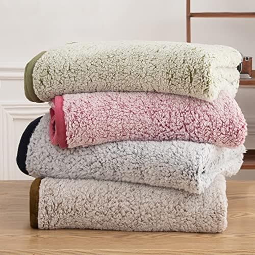 EMME Flauschige Sherpa Kuscheldecke Oeko-Tex 150x200 cm, perfekt für Winterspazieren und Relaxen - doppelseitig weich, l