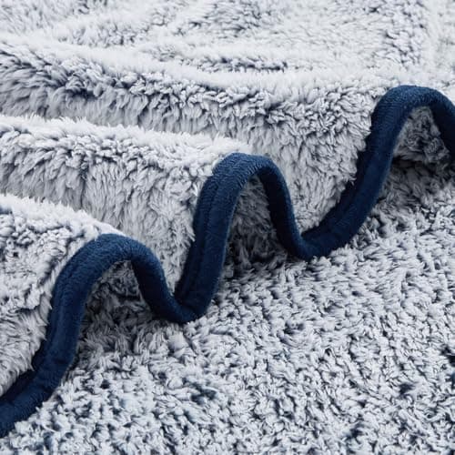 EMME Flauschige Sherpa Kuscheldecke Oeko-Tex 150x200 cm, perfekt für Winterspazieren und Relaxen - doppelseitig weich, l