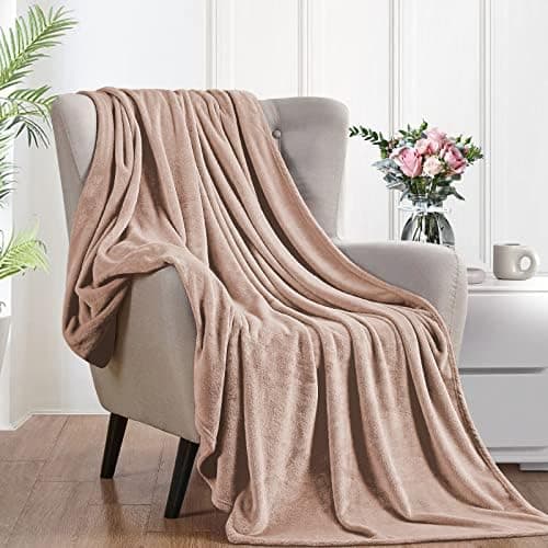 FARFALLAROSSA Oeko-TEX Flauschig Kuscheldecke 130x160 cm - Super Weiche Fleecedecke als Sofaüberwurf - Wohndecke Gelb OE