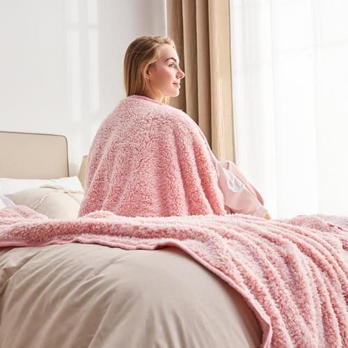 EMME Flauschige Sherpa Kuscheldecke Oeko-Tex 150x200 cm, perfekt für Winterspazieren und Relaxen - doppelseitig weich, l
