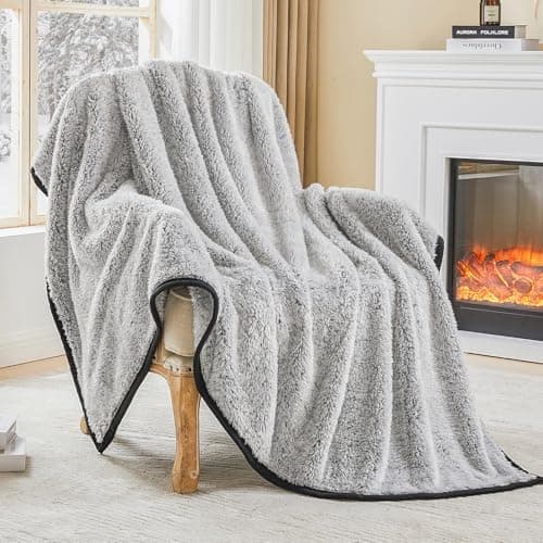 EMME Flauschige Sherpa Kuscheldecke Oeko-Tex 150x200 cm, perfekt für Winterspazieren und Relaxen - doppelseitig weich, l