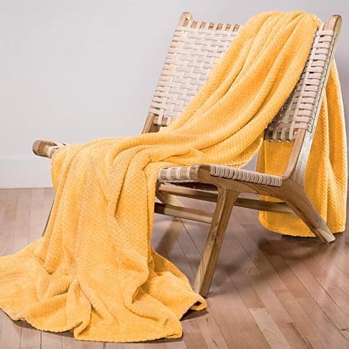 Dreamzie - Flauschig Fleecedecke 100% Polyester - Weicher Haptik - Lila - Kuscheldeko für Sofa und Bett - Großformat 130