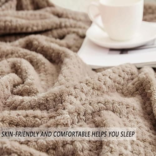 Kuscheldecke Flauschig für Sofa, Couch und Bett, 130 x 160 cm, 3D-Touch-Erlebnis, Khaki