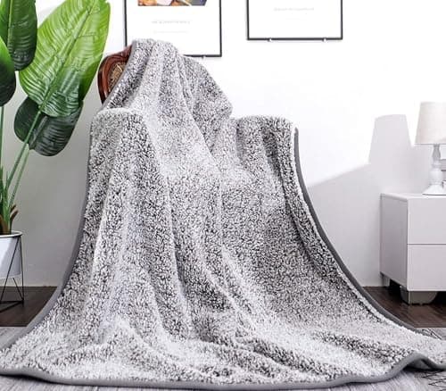 EMME Flauschige Sherpa Kuscheldecke Oeko-Tex 150x200 cm, perfekt für Winterspazieren und Relaxen - doppelseitig weich, l