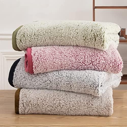 EMME Flauschige Sherpa Kuscheldecke Oeko-Tex 150x200 cm, perfekt für Winterspazieren und Relaxen - doppelseitig weich, l