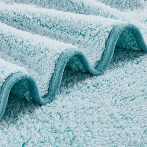 EMME Flauschige Sherpa Kuscheldecke Oeko-Tex 150x200 cm, perfekt für Winterspazieren und Relaxen - doppelseitig weich, l