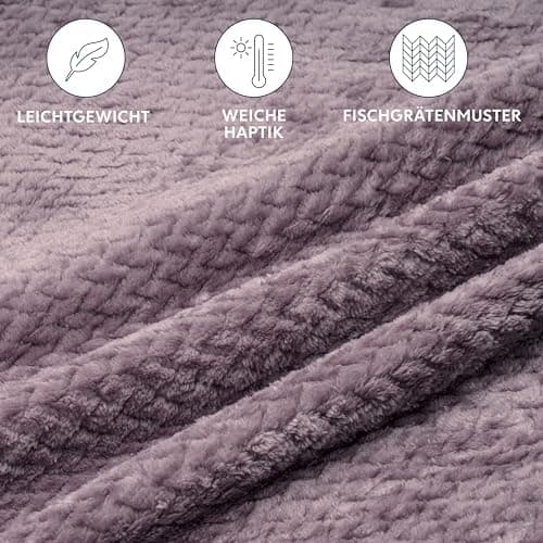 Dreamzie - Flauschig Fleecedecke 100% Polyester - Weicher Haptik - Lila - Kuscheldeko für Sofa und Bett - Großformat 130