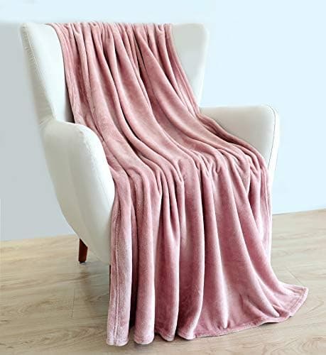 TASTHROW Weiche Fleecedecke für Wohnzimmer, Soft und Warm Tagesdecke, perfekt für Familie und Gäste (Rosa, 130x180cm)