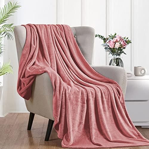 FARFALLAROSSA Oeko-TEX Flauschig Kuscheldecke 130x160 cm - Super Weiche Fleecedecke als Sofaüberwurf - Wohndecke Gelb OE