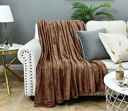 FARFALLAROSSA Oeko-TEX Flauschig Kuscheldecke 130x160 cm - Super Weiche Fleecedecke als Sofaüberwurf - Wohndecke Gelb OE