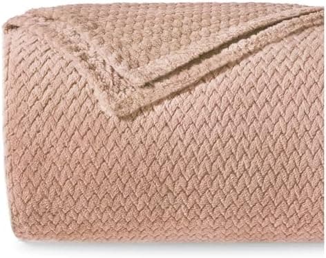 Dreamzie - Flauschig Fleecedecke 100% Polyester - Weicher Haptik - Lila - Kuscheldeko für Sofa und Bett - Großformat 130