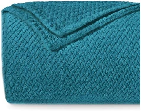 Dreamzie - Flauschig Fleecedecke 100% Polyester - Weicher Haptik - Lila - Kuscheldeko für Sofa und Bett - Großformat 130