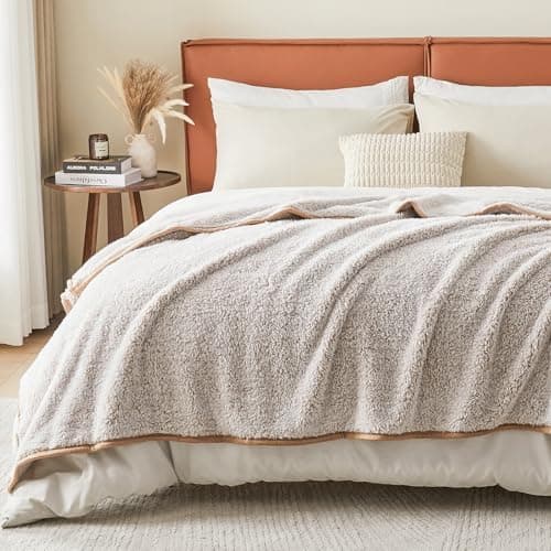 EMME Flauschige Sherpa Kuscheldecke Oeko-Tex 150x200 cm, perfekt für Winterspazieren und Relaxen - doppelseitig weich, l