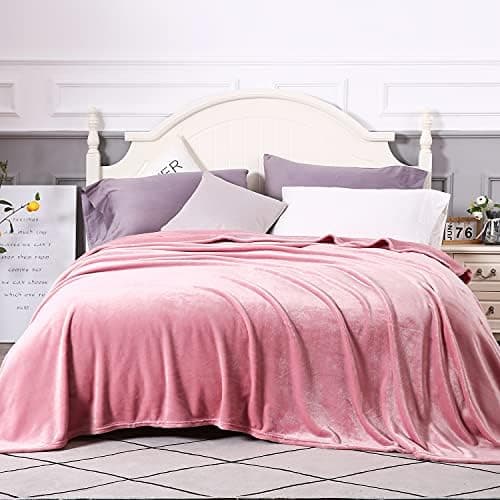 TASTHROW Weiche Fleecedecke für Wohnzimmer, Soft und Warm Tagesdecke, perfekt für Familie und Gäste (Rosa, 130x180cm)