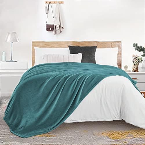 FARFALLAROSSA Oeko-TEX Flauschig Kuscheldecke 130x160 cm - Super Weiche Fleecedecke als Sofaüberwurf - Wohndecke Gelb OE